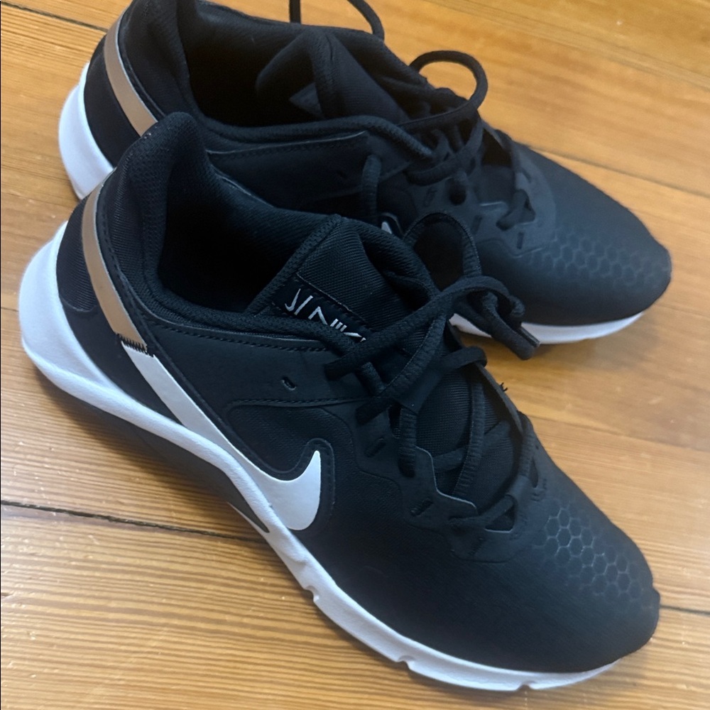 Nike Black and White Running Sneakers